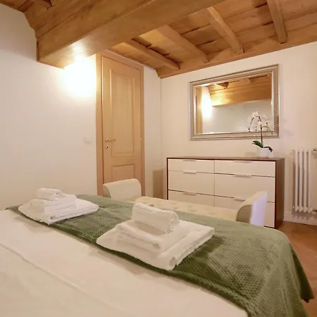 Maddalena 6 - Pantheon Rom